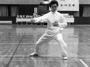 ����S���{���