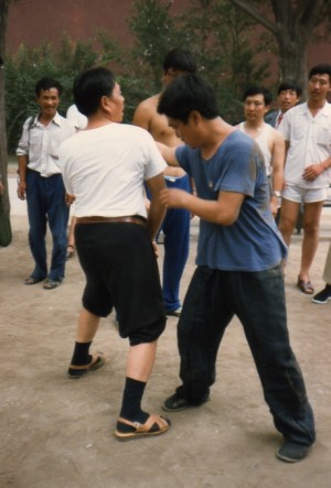 ���K���i